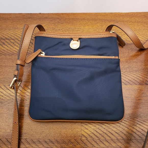 Michael Kors Handbags - Michael Kors Crossbody